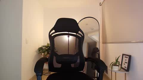 Vianca Cruz online show from 11/19/25, 01:33