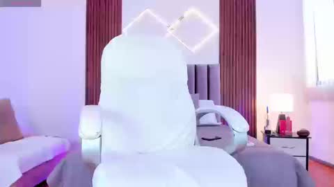 Snapshot of viannca__ chatting on 09/19/25, 09:59 Ariana online show from 09/19/25, 09:59