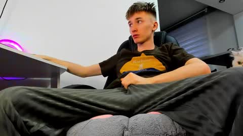 Snapshot of vibemygirl chatting on 02/20/25, 11:53 vibemygirl online show from 02/20/25, 11:53