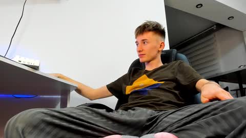 Snapshot of vibemygirl chatting on 02/20/25, 02:57 vibemygirl online show from 02/20/25, 02:57