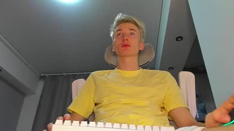 Snapshot of vibemygirl chatting on 10/15/25, 11:43 vibemygirl online show from 10/15/25, 11:43