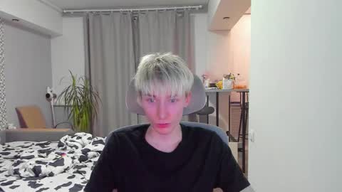 Snapshot of vibemygirl chatting on 12/05/25, 12:03 vibemygirl online show from 12/05/25, 12:03