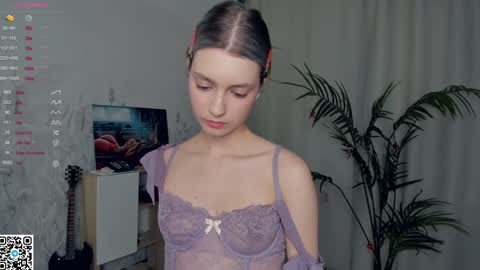 Snapshot of vibes_of_joy chatting on 01/16/25, 07:07 Mikky online show from 01/16/25, 07:07