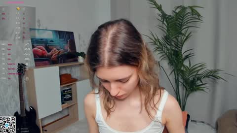 Snapshot of vibes_of_joy chatting on 01/30/25, 07:39 Mikky online show from 01/30/25, 07:39