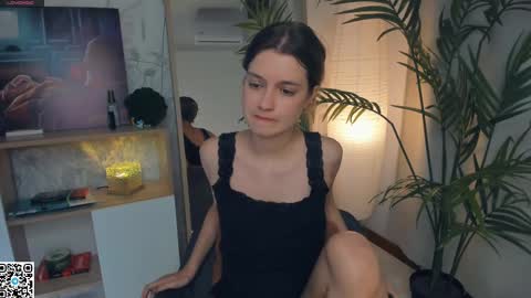 Snapshot of vibes_of_joy chatting on 02/20/25, 10:27 Mikky online show from 02/20/25, 10:27