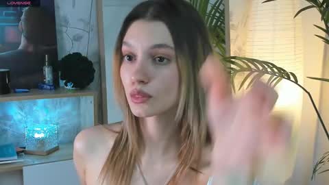 Snapshot of vibes_of_joy chatting on 03/06/25, 02:51 Mikky online show from 03/06/25, 02:51