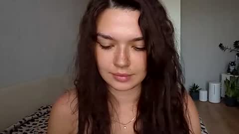 Snapshot of vicki_queen chatting on 06/29/26, 10:15 Lina online show from 06/29/26, 10:15