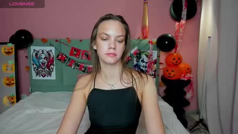 vickie_smith online show from 10/24/25, 08:33