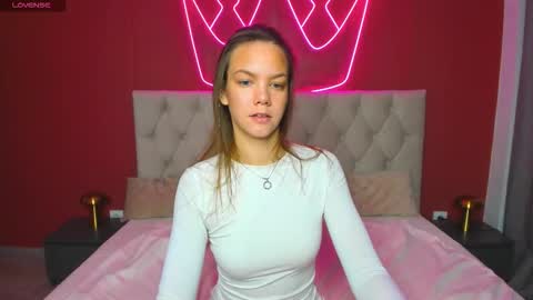 vickie_smith online show from 11/09/25, 12:53