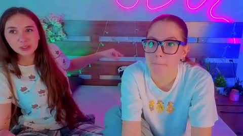 Stacy  Charlotte Lolaon keyboard online show from 12/15/25, 12:42