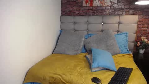 Snapshot of vicky_bass chatting on 03/09/25, 07:48 VICTORIA online show from 03/09/25, 07:48