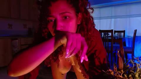 Snapshot of vicky_crazy chatting on 01/03/25, 10:51 Vicky online show from 01/03/25, 10:51