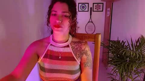 Snapshot of vicky_crazy chatting on 01/08/25, 12:26 Vicky online show from 01/08/25, 12:26