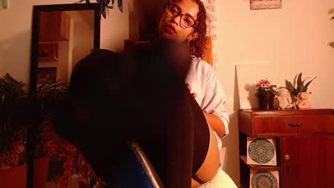 Snapshot of vicky_crazy chatting on 03/01/25, 01:11 Vicky online show from 03/01/25, 01:11