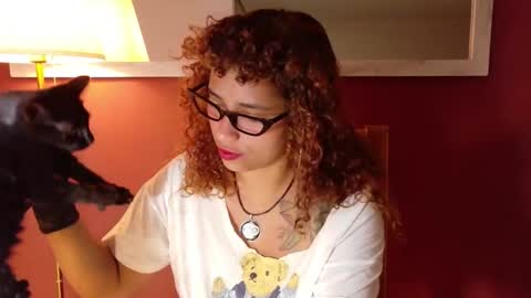 Snapshot of vicky_crazy chatting on 11/08/25, 02:34 Vicky online show from 11/08/25, 02:34