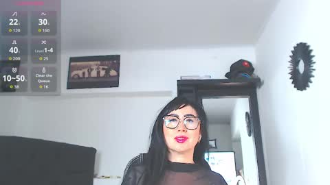 Vicky  online show from 05/05/26, 08:33