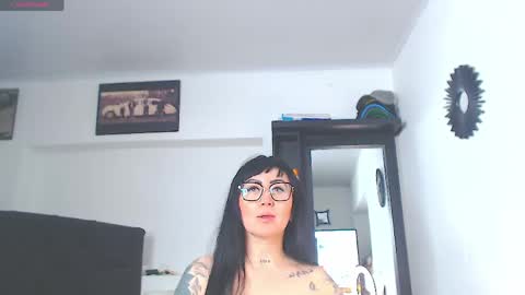 Vicky  online show from 06/01/26, 11:12