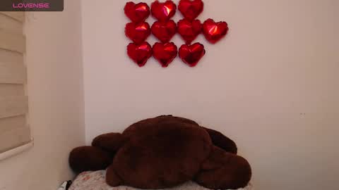 Snapshot of vicky_kolles chatting on 09/21/25, 12:12 vicky kolles online show from 09/21/25, 12:12