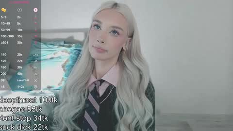 vickyfuckingdoll online show from 04/08/26, 02:00