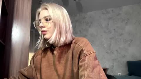 Victoria online show from 01/12/26, 05:45