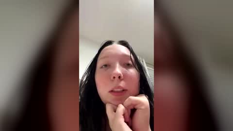 Snapshot of vickyparkerxx chatting on 07/04/26, 01:34 Vicky Parker online show from 07/04/26, 01:34