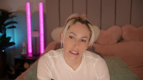 vickysecret96 online show from 04/04/26, 05:54