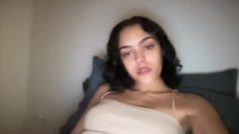 Snapshot of vickyyyx chatting on 01/04/25, 09:00 Goddess Victory online show from 01/04/25, 09:00