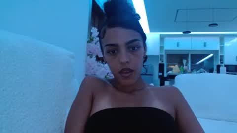 Snapshot of vickyyyx chatting on 06/22/26, 12:02 Goddess Victory online show from 06/22/26, 12:02