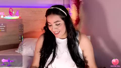 Snapshot of vicserna chatting on 09/10/25, 11:38 Victoria Serna online show from 09/10/25, 11:38