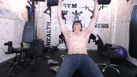 Victor Oliveira online show from 03/28/26, 07:46