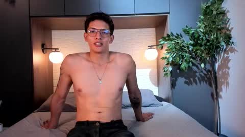 Victor Oliveira online show from 03/29/26, 07:47