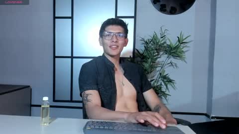 Victor Oliveira online show from 03/30/26, 07:48