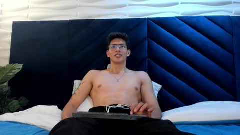 Victor Oliveira online show from 03/31/26, 09:26