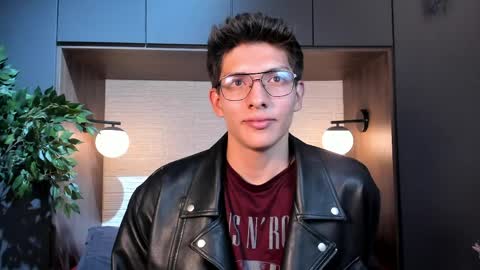 Victor Oliveira online show from 04/08/26, 08:09