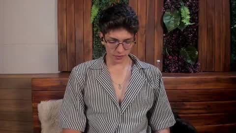 Victor Oliveira online show from 04/11/26, 08:24