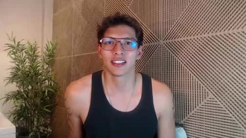 Victor Oliveira online show from 04/13/26, 07:52