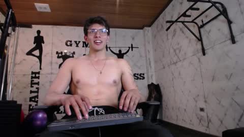 Victor Oliveira online show from 04/16/26, 09:39