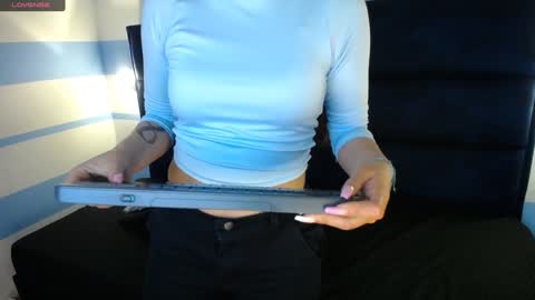 Victoria  online show from 01/31/25, 09:05