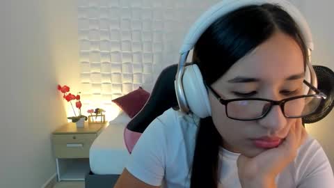 victoria online show from 02/18/26, 04:08