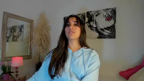 Victoria online show from 06/19/26, 03:44