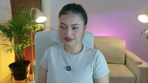 victoria online show from 05/05/26, 01:30