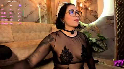 Victoria Coopeer online show from 05/17/26, 08:05