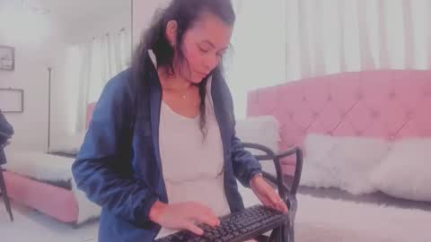 Victoria  grey  online show from 03/15/26, 03:40