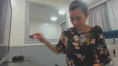 Victoria  grey  online show from 04/06/26, 07:26