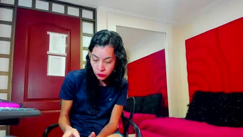 Snapshot of victoria__grey_ chatting on 05/26/26, 08:16 Victoria grey online show from 05/26/26, 08:16
