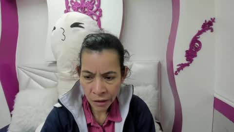 Snapshot of victoria__grey_ chatting on 07/17/26, 05:18 Victoria grey online show from 07/17/26, 05:18