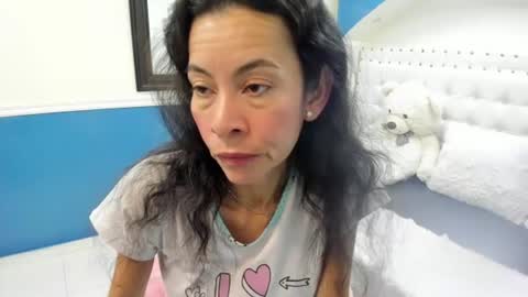 Snapshot of victoria__grey_ chatting on 07/27/26, 07:15 Victoria grey online show from 07/27/26, 07:15