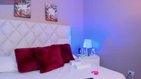victoria__lee_ online show from 05/26/26, 04:08