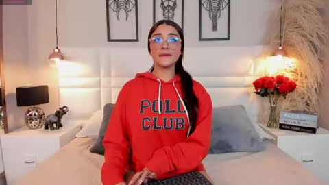 victoria__lee_ online show from 06/04/26, 03:45