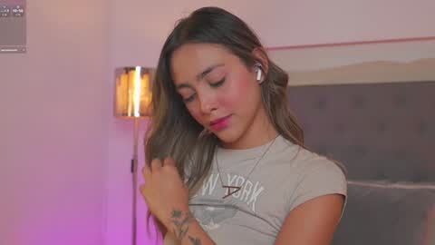 Snapshot of victoria__rossi chatting on 01/30/25, 12:37 online show from 01/30/25, 12:37